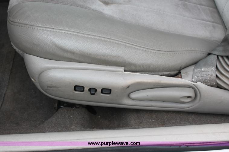 image for item C2851 2005 Chrysler Sebring Touring convertible