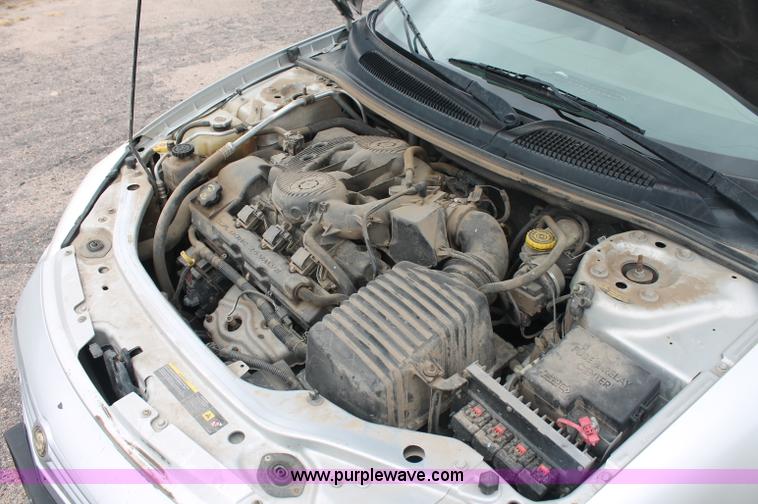 image for item C2851 2005 Chrysler Sebring Touring convertible