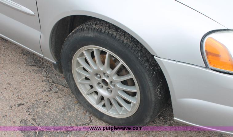 image for item C2851 2005 Chrysler Sebring Touring convertible