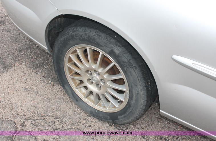 image for item C2851 2005 Chrysler Sebring Touring convertible