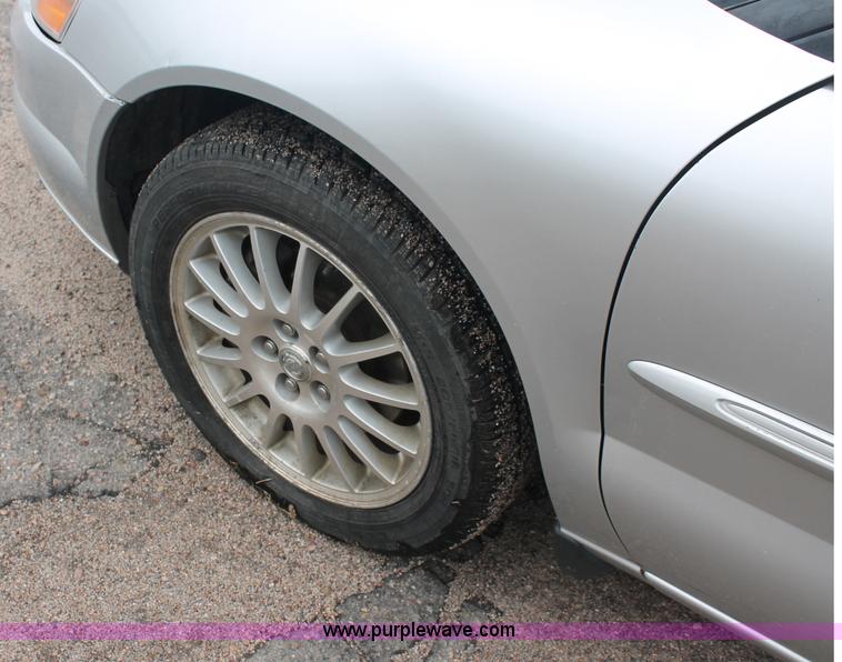 image for item C2851 2005 Chrysler Sebring Touring convertible