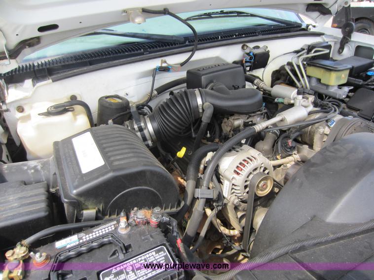 image for item D5600 1999 Chevrolet flatbed pickup truck