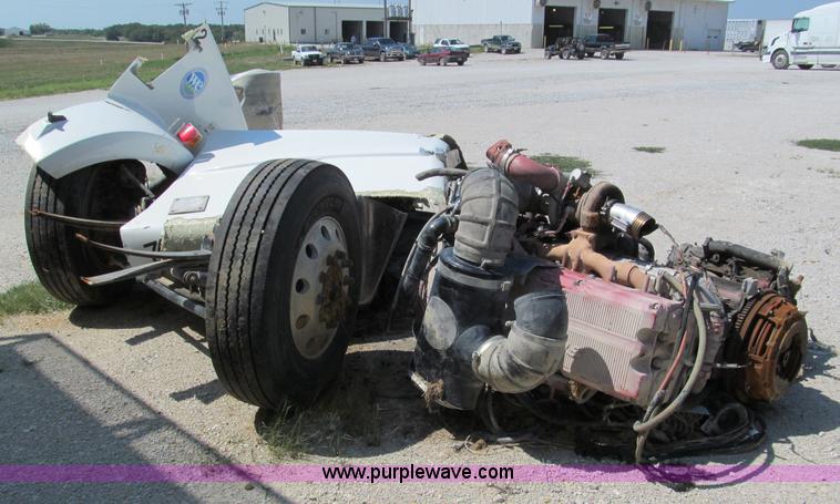 image for item E2095 2007 Kenworth T800 semi truck