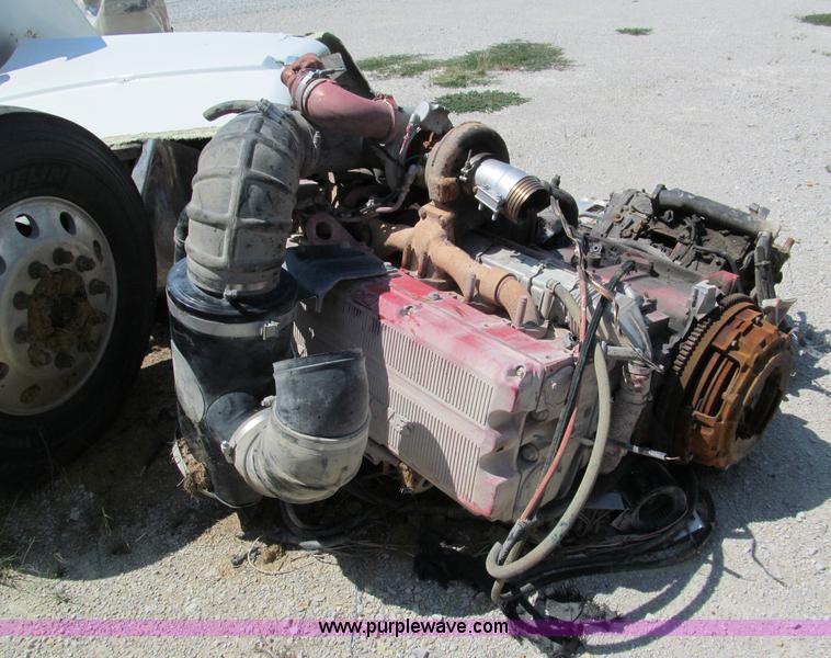 image for item E2095 2007 Kenworth T800 semi truck