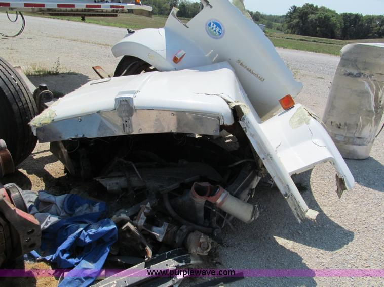 image for item E2095 2007 Kenworth T800 semi truck