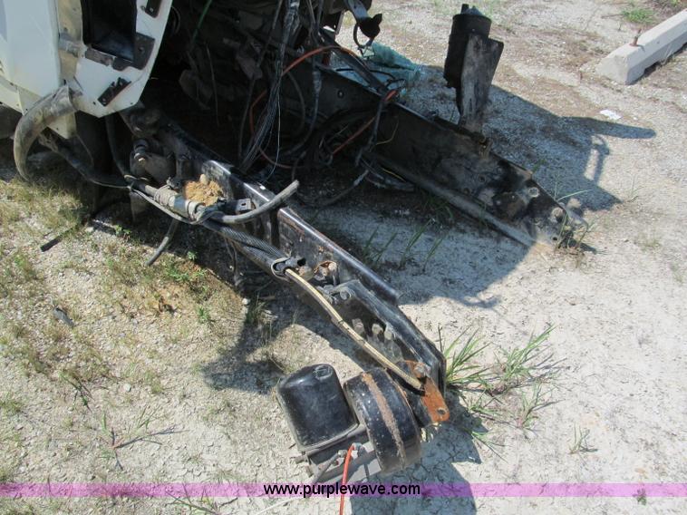 image for item E2095 2007 Kenworth T800 semi truck