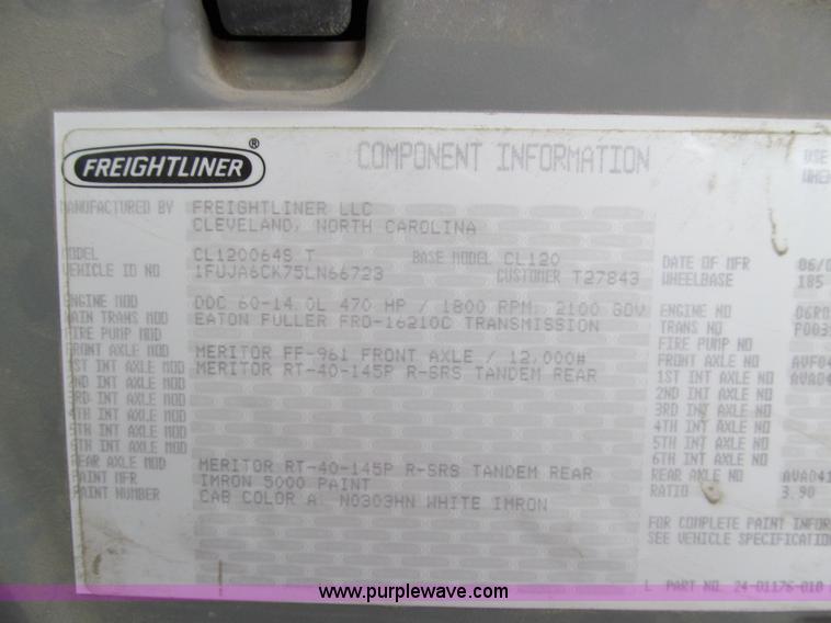 image for item E2098 2005 Freightliner Columbia CL120 semi truck