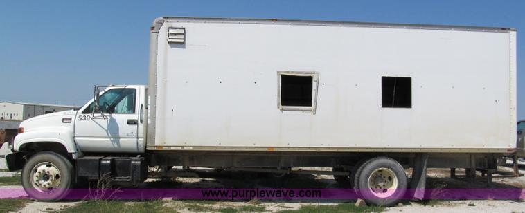 image for item E2101 1999 GMC C6500 box truck