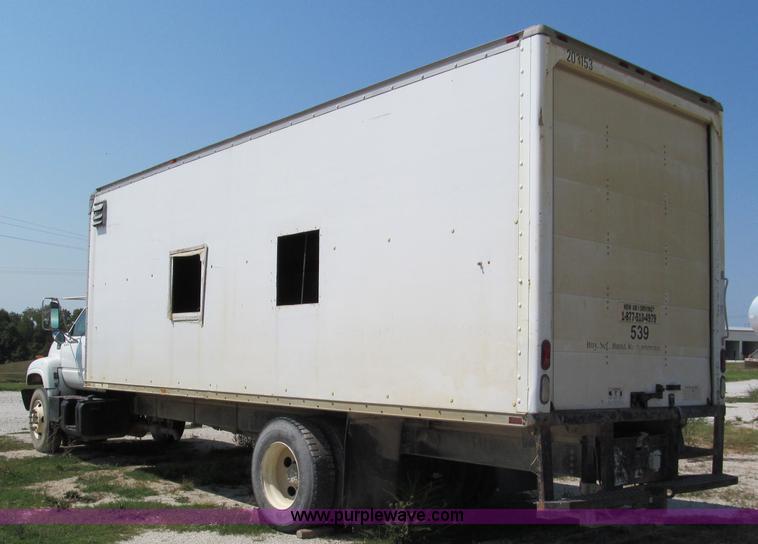 image for item E2101 1999 GMC C6500 box truck