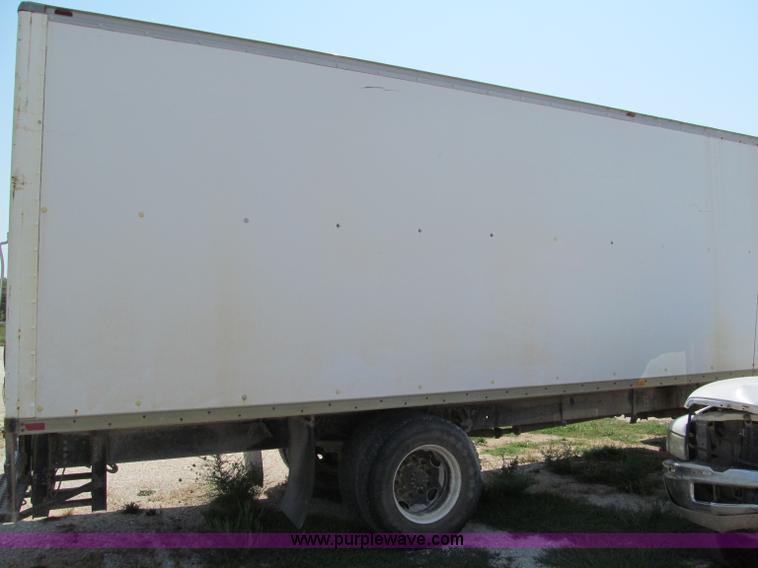 image for item E2101 1999 GMC C6500 box truck