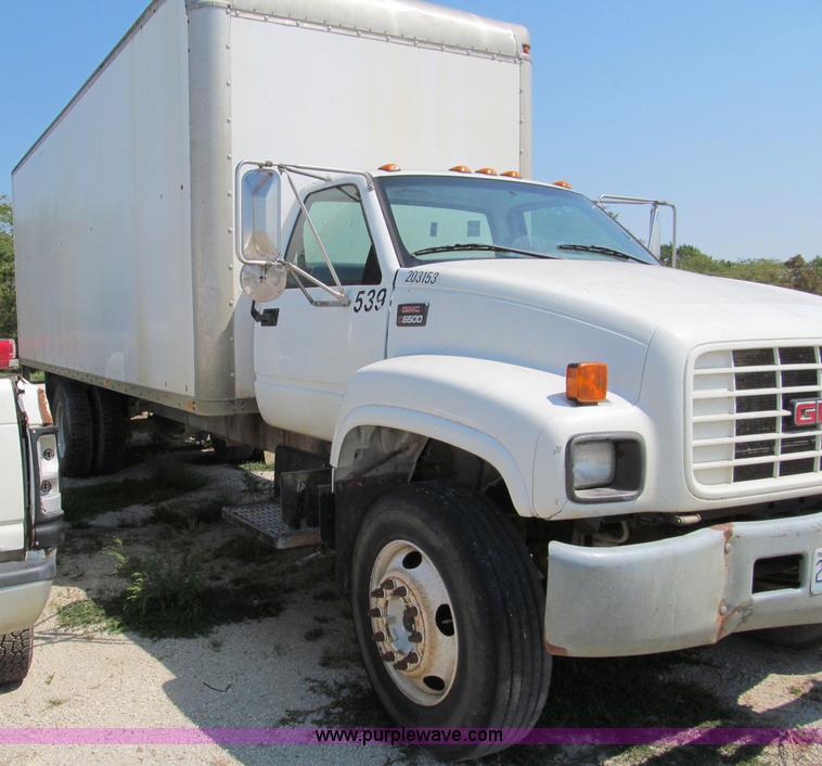image for item E2101 1999 GMC C6500 box truck