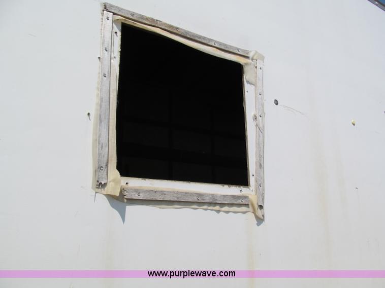 image for item E2101 1999 GMC C6500 box truck