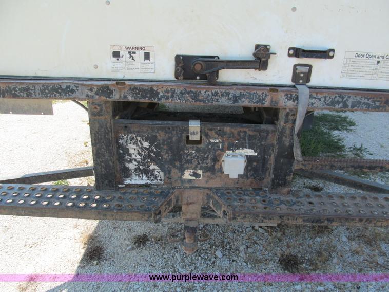 image for item E2101 1999 GMC C6500 box truck