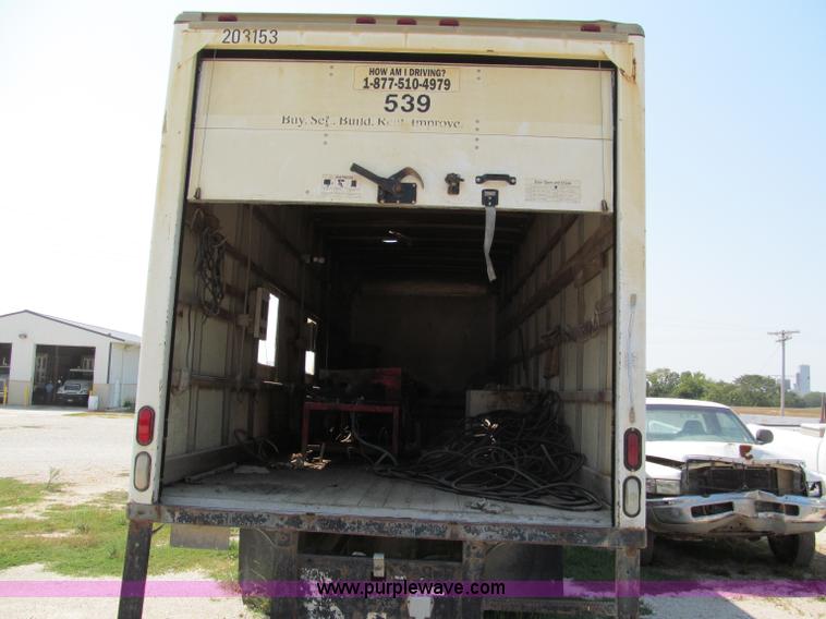 image for item E2101 1999 GMC C6500 box truck