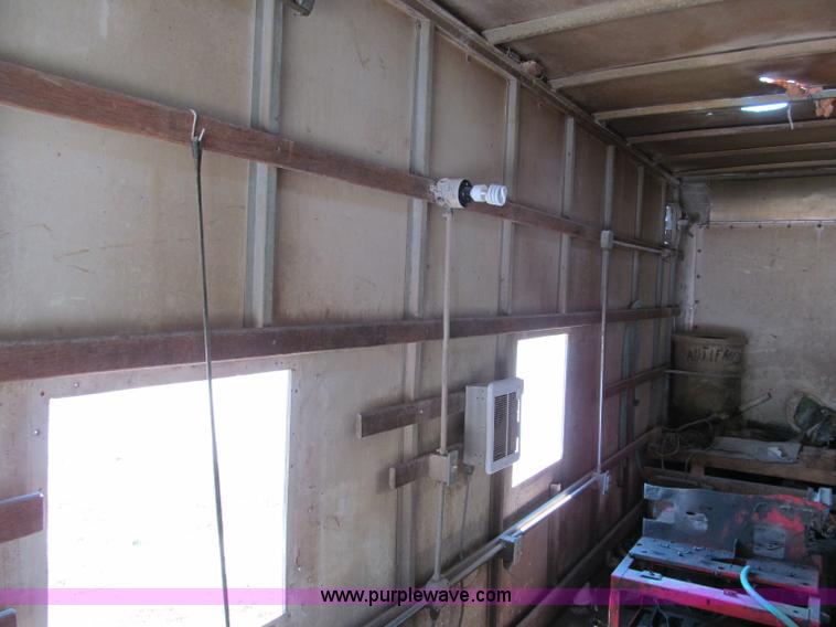 image for item E2101 1999 GMC C6500 box truck