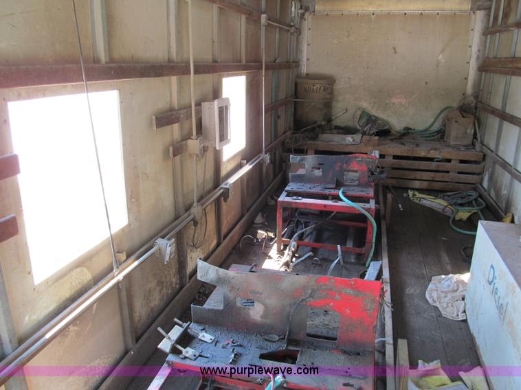 image for item E2101 1999 GMC C6500 box truck