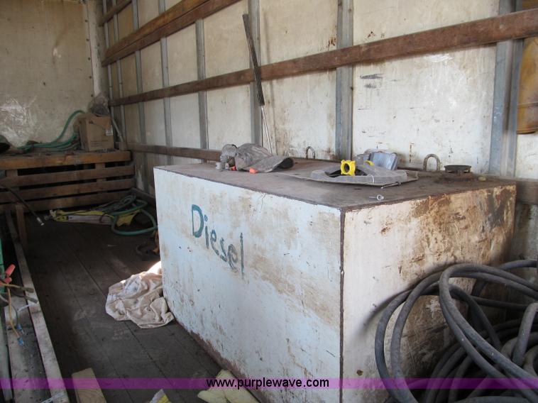 image for item E2101 1999 GMC C6500 box truck