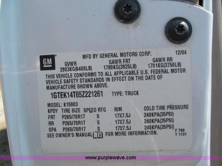 image for item E2103 2005 GMC Sierra K1500 pickup truck