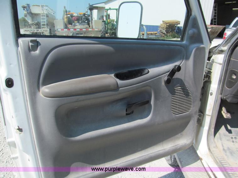 image for item E2105 1998 Dodge Ram 3500 flatbed pickup truck