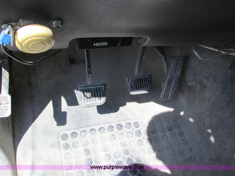 image for item E2105 1998 Dodge Ram 3500 flatbed pickup truck