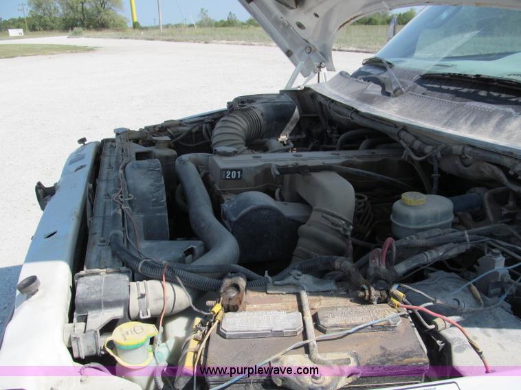 image for item E2105 1998 Dodge Ram 3500 flatbed pickup truck