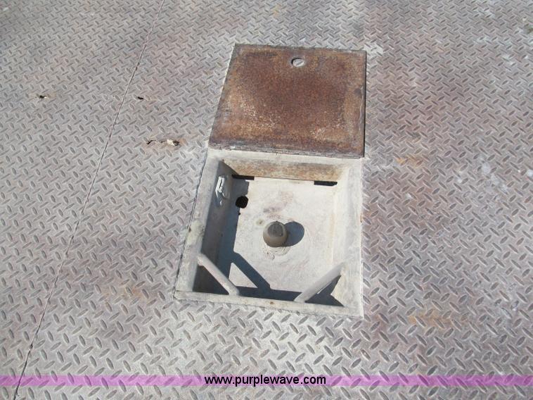 image for item E2105 1998 Dodge Ram 3500 flatbed pickup truck