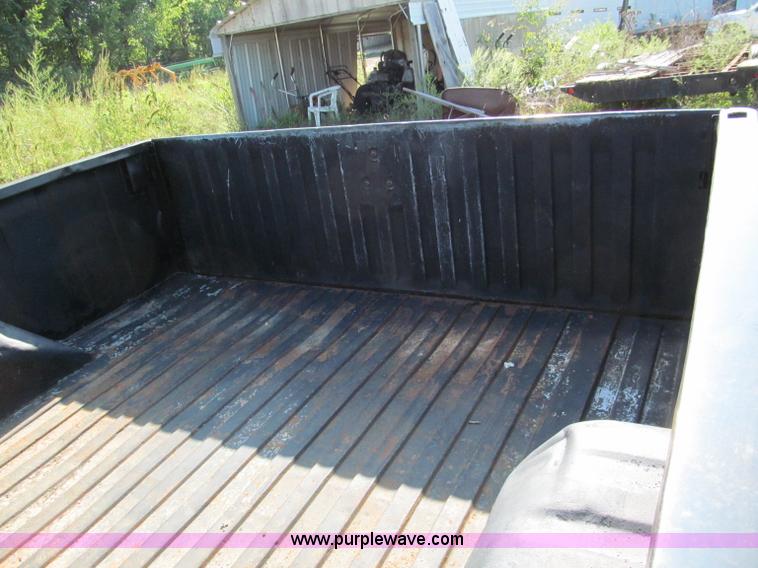 image for item E2141 1988 Dodge Ram D150 pickup truck