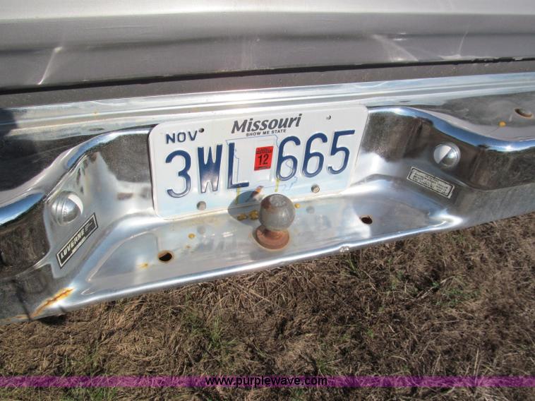 image for item E2141 1988 Dodge Ram D150 pickup truck