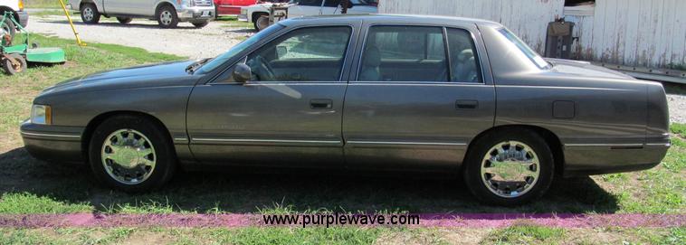 image for item E2157 1998 Cadillac DeVille Concours