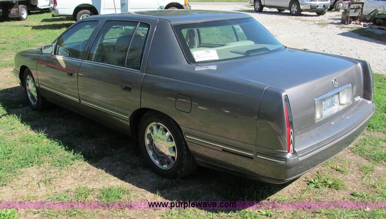 image for item E2157 1998 Cadillac DeVille Concours