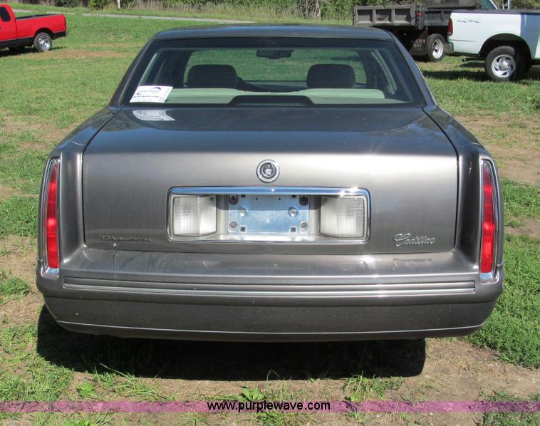 image for item E2157 1998 Cadillac DeVille Concours