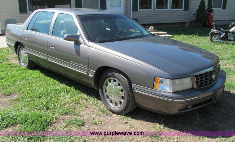 image for item E2157 1998 Cadillac DeVille Concours