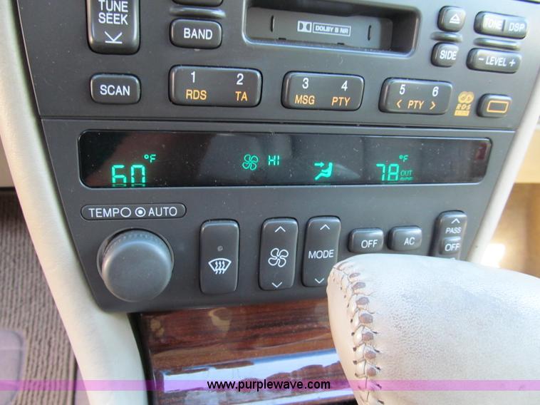 image for item E2157 1998 Cadillac DeVille Concours