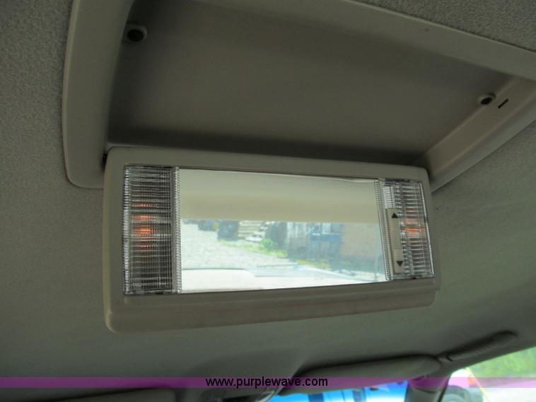 image for item E2157 1998 Cadillac DeVille Concours