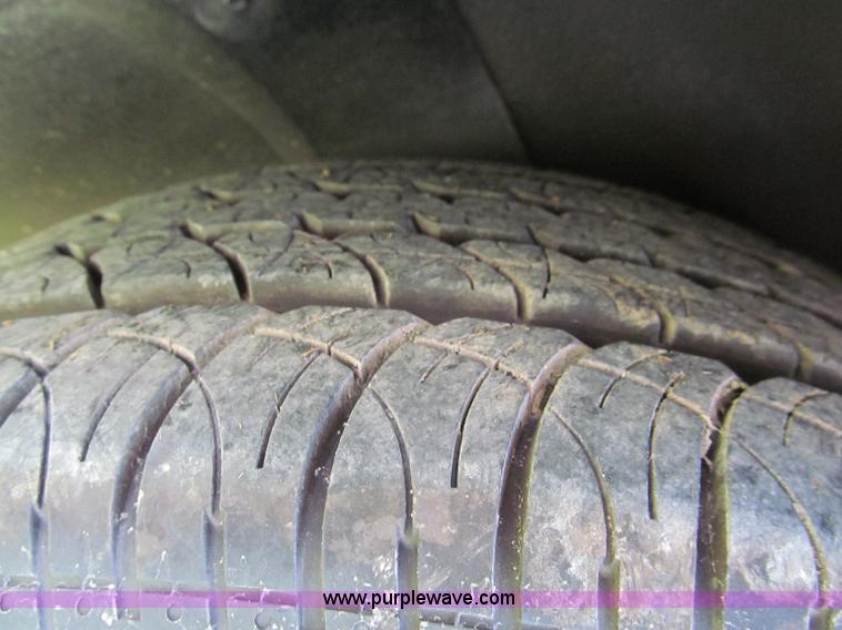 image for item E2157 1998 Cadillac DeVille Concours