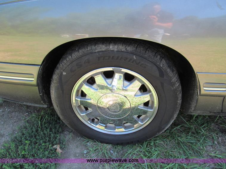 image for item E2157 1998 Cadillac DeVille Concours