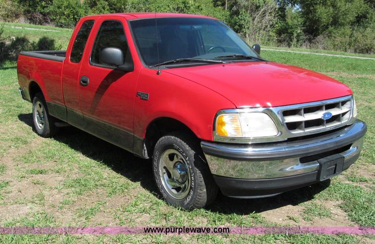 image for item E2158 1997 Ford F150 XL SuperCab pickup truck
