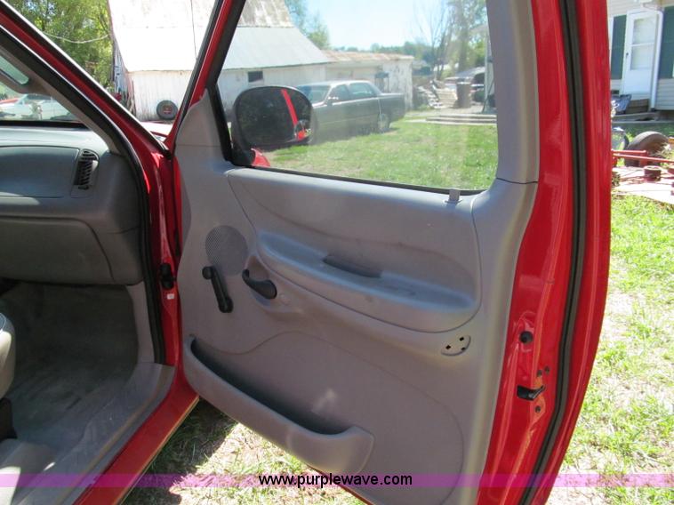 image for item E2158 1997 Ford F150 XL SuperCab pickup truck