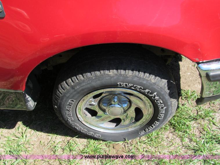 image for item E2158 1997 Ford F150 XL SuperCab pickup truck