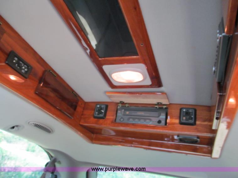 image for item E2162 2001 Chrysler Town & Country LX mini van