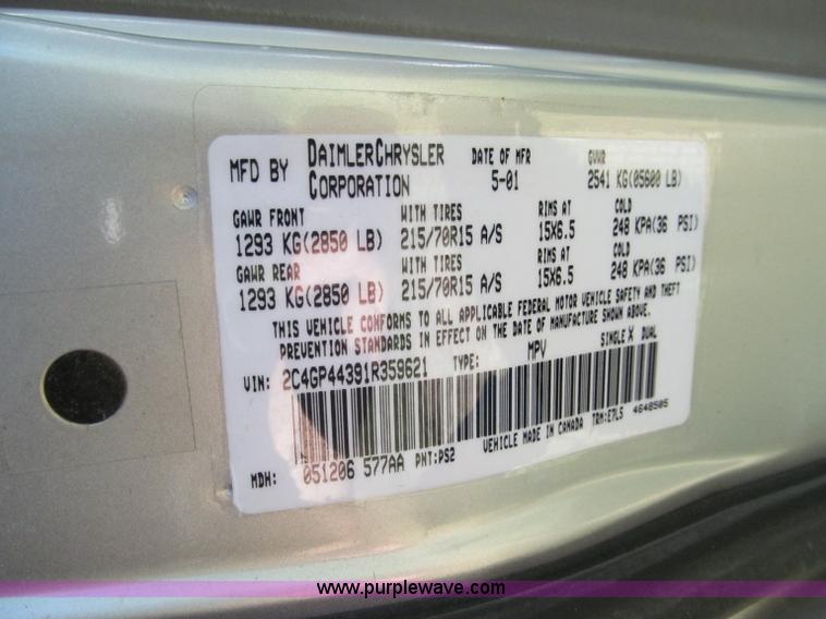 image for item E2162 2001 Chrysler Town & Country LX mini van