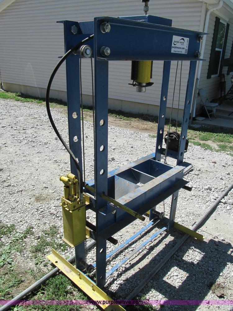 image for item E2169 Cummins 50 ton shop press