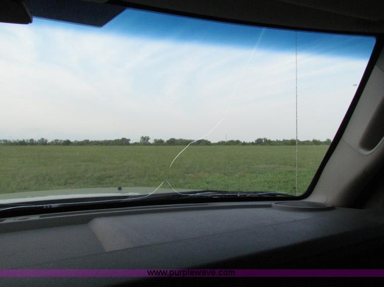 image for item E8030 2007 Jeep Commander Sport SUV