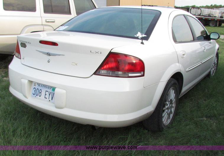 image for item E8031 2004 Chrysler Sebring LXi
