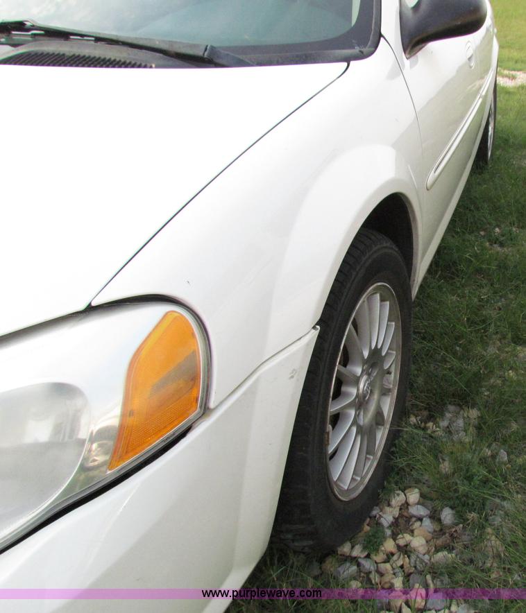 image for item E8031 2004 Chrysler Sebring LXi