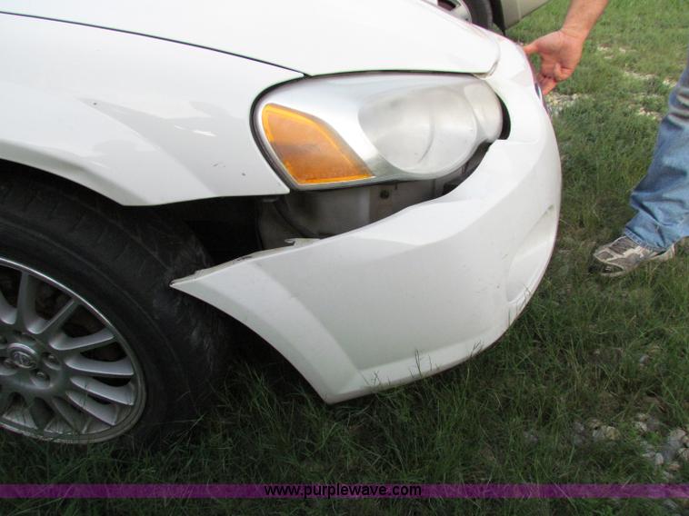 image for item E8031 2004 Chrysler Sebring LXi