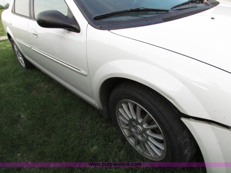 image for item E8031 2004 Chrysler Sebring LXi