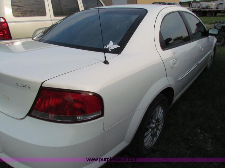 image for item E8031 2004 Chrysler Sebring LXi