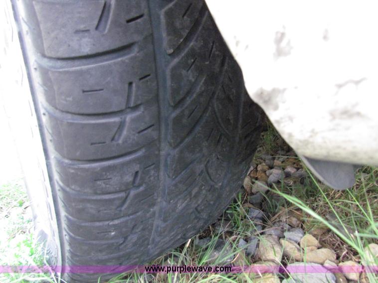 image for item E8031 2004 Chrysler Sebring LXi