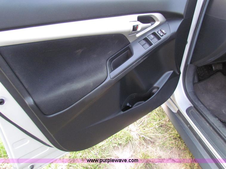 image for item E8033 2009 Pontiac Vibe